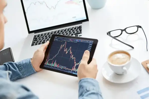 VENTAJAS DE INVERTIR EN UN FONDO DE INVERSIÓN COLECTIVA